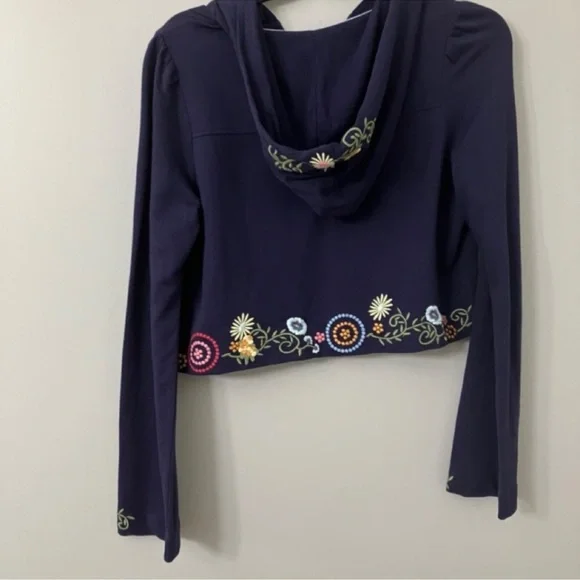 Saturday Sunday Anthropologie Floral Embroidered Cropped Hoodie, M #49 - Picture 3 of 4